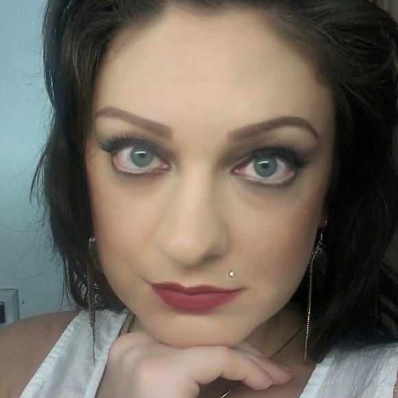 Meet your Posher, Shellie - Picture 4 of 4